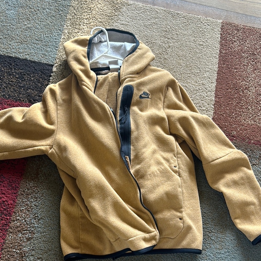 Winter Nike tech